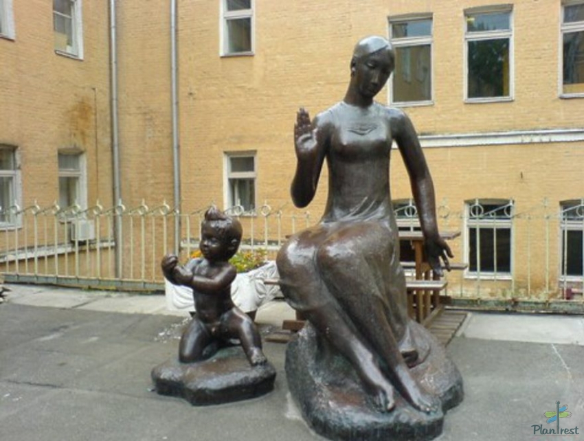Памятник матери в Киеве