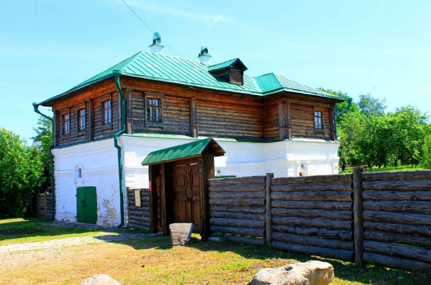 Дом купца Агапова в музее деревянного зодчества в Суздале