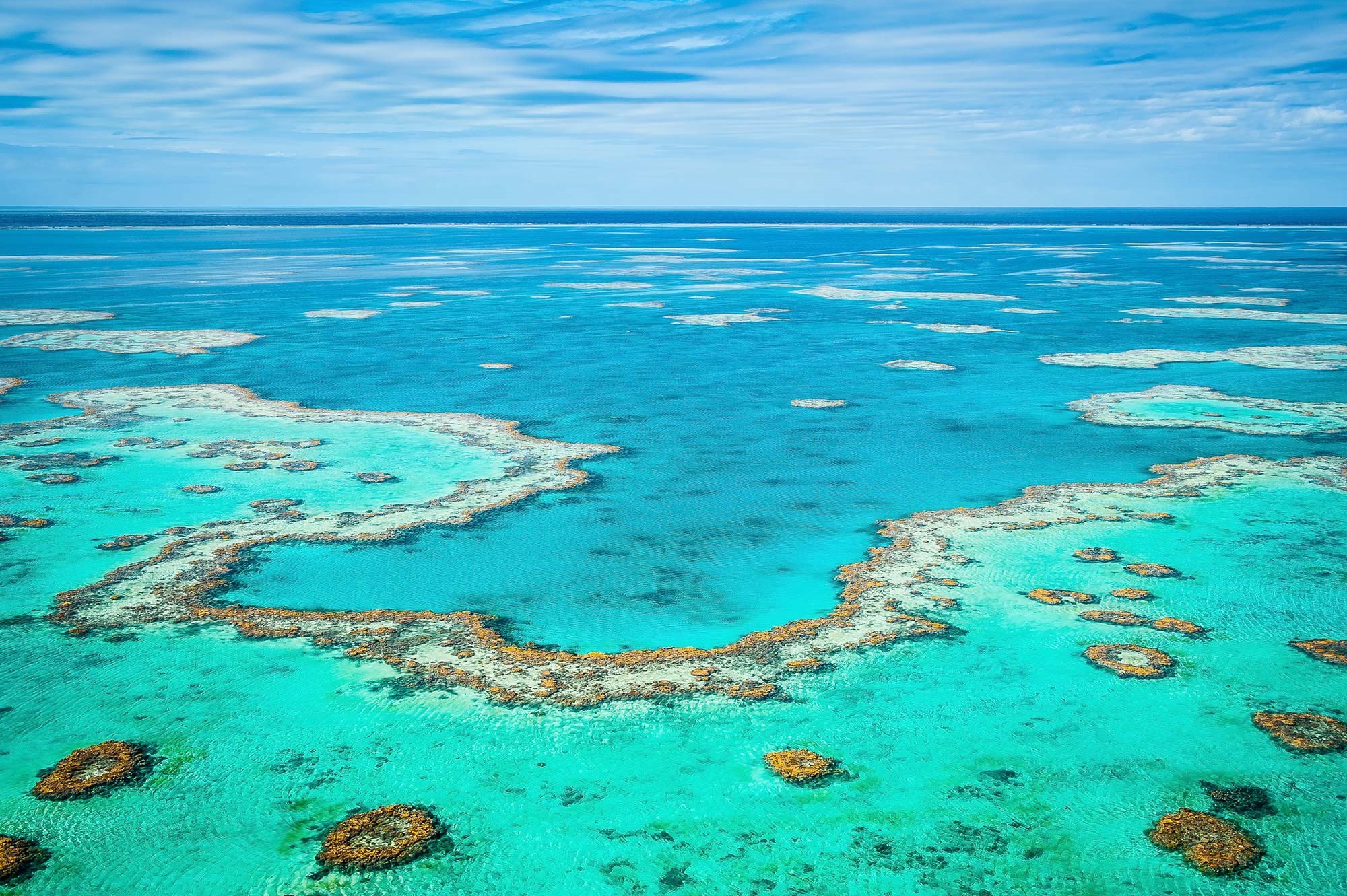 Озера тихого океана. Барьерный риф в Австралии. Лагуна большой Барьерный риф. Коралловый риф в Австралии. Большой Барьерный риф объект Всемирного наследия.