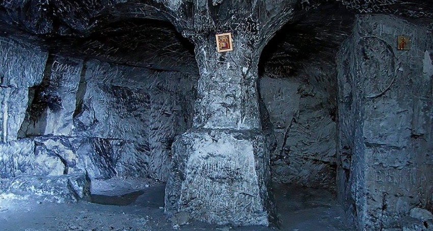 Подземный монастырь у села Шмарное